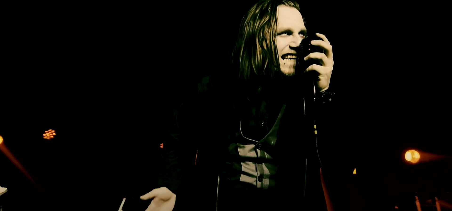 Music Video | Masquerade, by Deconbrio
